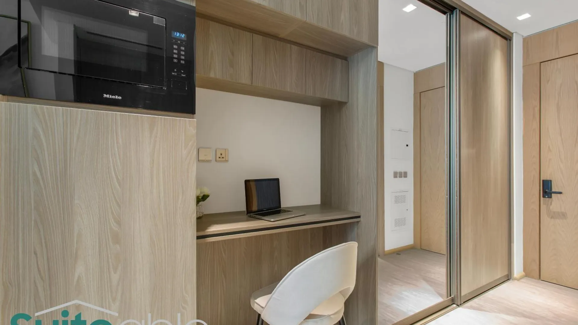 Urban Retreat Studio In The Autograph Jvc Dubaj Apartman
